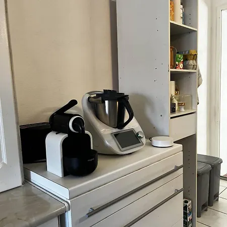 Maison De Moderne Et Pratique : Wifi, Clim, Parking Et Cour Privee