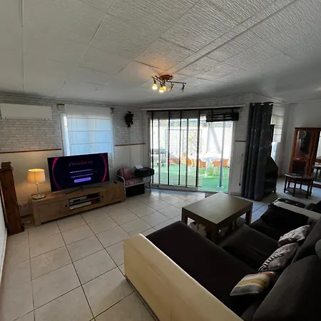 Maison De Moderne Et Pratique : Wifi, Clim, Parking Et Cour Privee * Canet-en-Roussillon