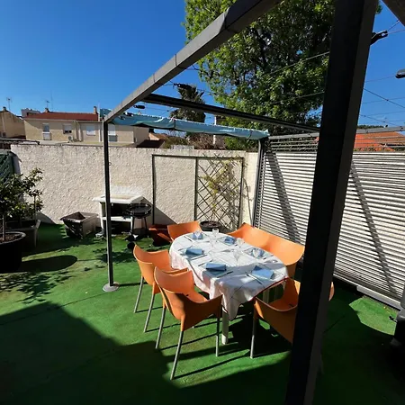 Maison De Moderne Et Pratique : Wifi, Clim, Parking Et Cour Privee