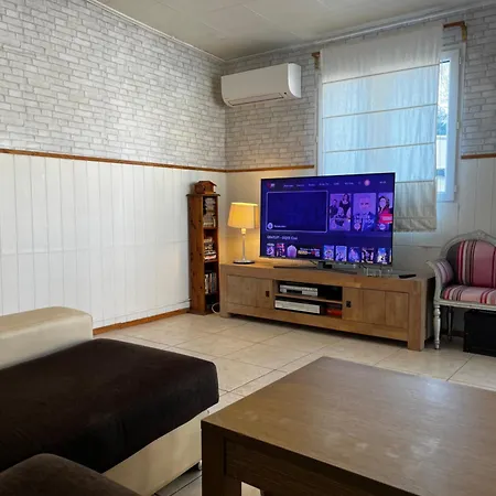 Maison De Moderne Et Pratique : Wifi, Clim, Parking Et Cour Privee Villa *