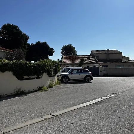Maison De Moderne Et Pratique : Wifi, Clim, Parking Et Cour Privee