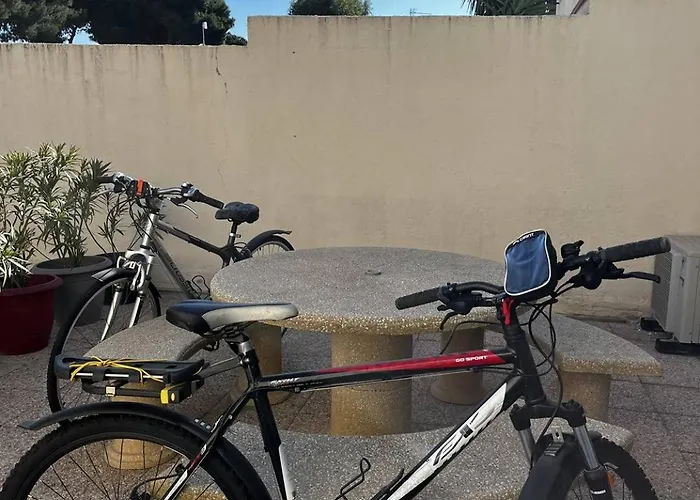 Villa Maison De Moderne Et Pratique : Wifi, Clim, Parking Et Cour Privee